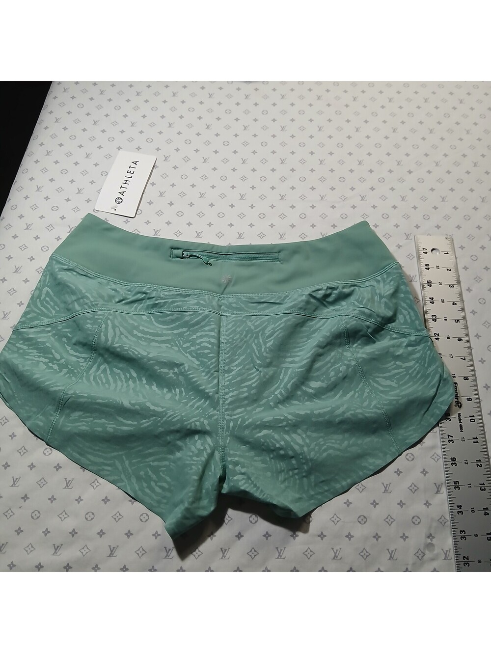 Athleta Run With It Printed 3.5 Shorts Mint Green Athletic Running Size M NWT